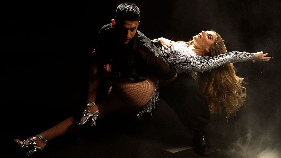 Melody en el videoclip de 