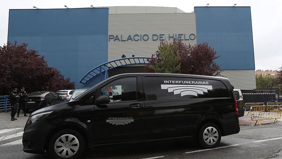 El Palacio de Hielo de Madrid se convirtió en una gran morgue durante la pandemia de covid.