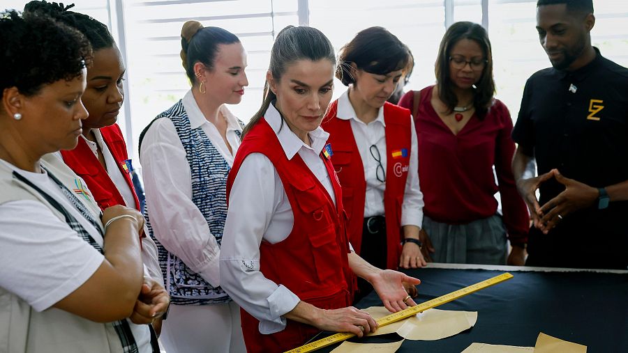 La reina Letizia visita Cabo Verde en su décimo viaje de cooperación
