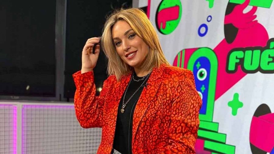 Marta Riesco, colaboradora en 'La familia de la tele'