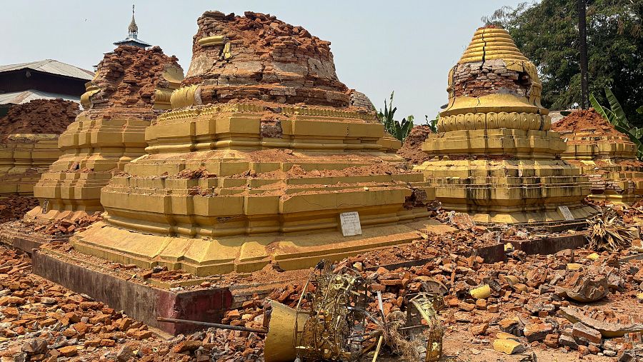 Pagodas dañadas tras el terremoto en Birmania