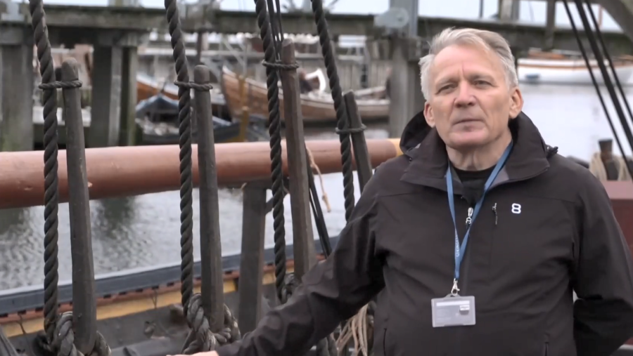 Ivan Jakobsen, treballador al museu de vaixells vikings de Roskilde