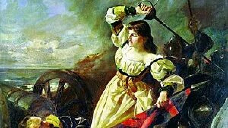 Representación de María Pita en batalla, blandiendo una espada sobre soldados ingleses caídos.  Fondo con escenas de combate naval y fuego. Pintada en 1889.