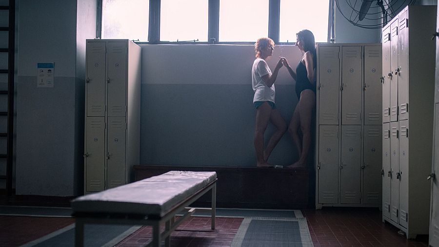 Greta Fernández y Maricel Álvarez, en 'La llegada del hijo'.