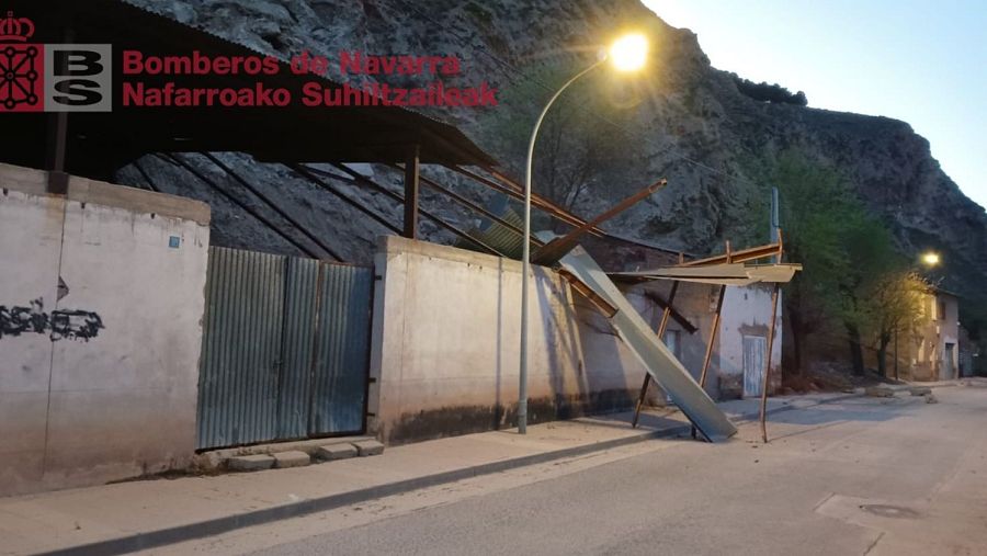 Desalojadas varias viviendas por el deslizamiento de una ladera en Azagra