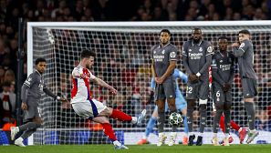 Declan Rice marca un doblete de falta en el Arsenal - Real Madrid de cuartos de la Champions