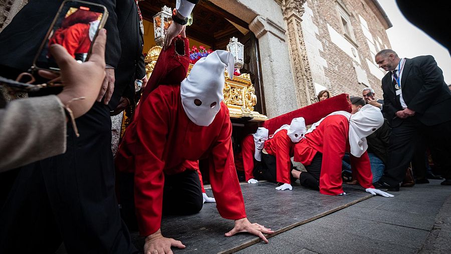 ALCALÁ DE HENARES, Madrid, Procesión del Santo Cristo de la Columna y María Santísima de las Lágrimas.