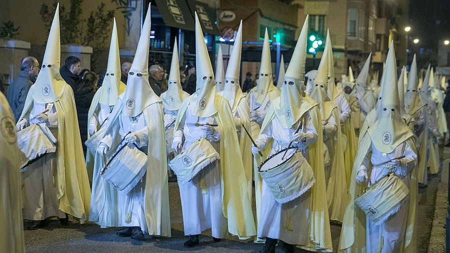 Penitentes de la procesión de la Institución de la Sagrada Eucaristía