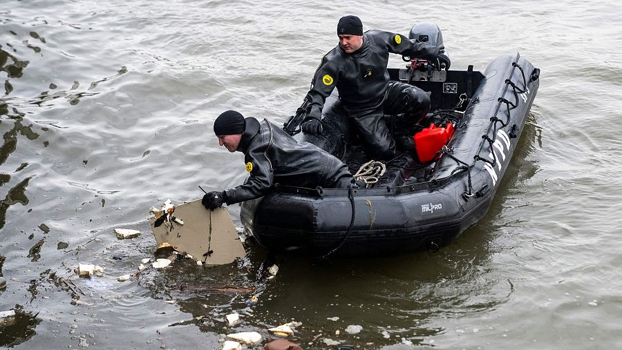 Investigan las causas de un accidente aéreo en Nueva York en el que murió una familia española y un piloto estadounidense.