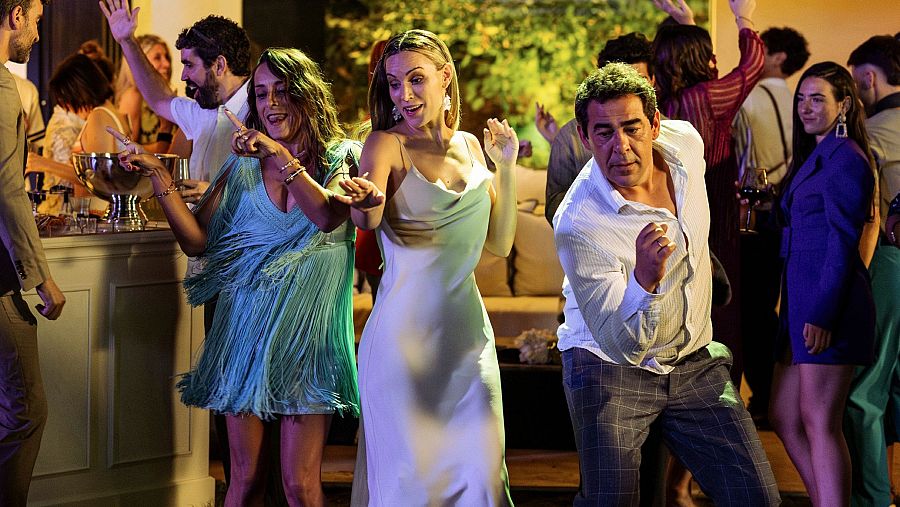 Raquel Guerrero, Edurne y Pablo Chiapella en la película 'El Casoplón'