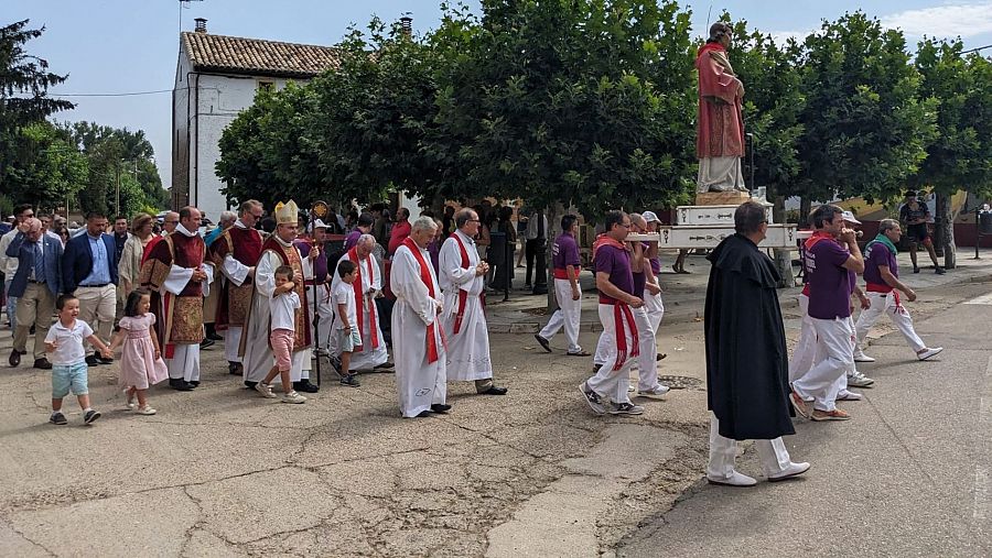 Procesión de San Lorenzo en la localidad palentina de Revenga de Campos.