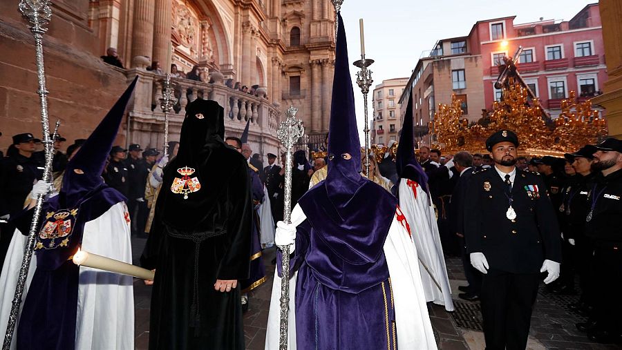 Acto de liberación del preso indultado el Miércoles Santo de 2024 en Málaga.