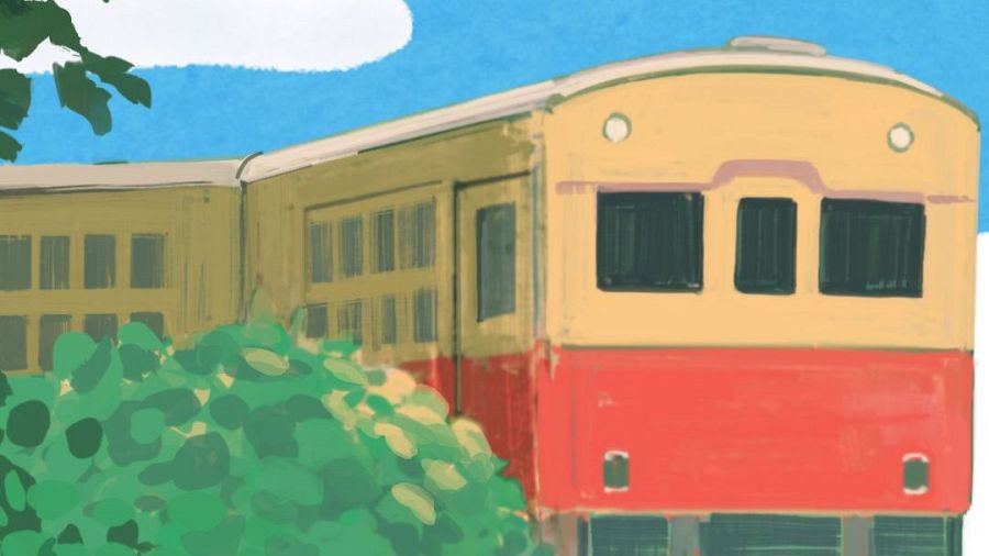 Pintura de un tren con techo curvado, ventanas oscuras y colores beige y rojizo.  Vegetación y parte de un edificio aparecen en el fondo.