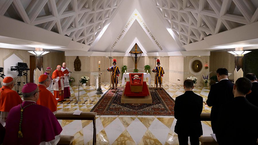 Qué es el rito de constatación tras la muerte del papa Francisco?