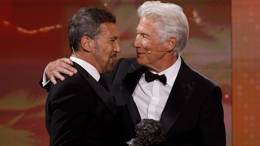 Celebrando con Antonio Banderas su premio Goya internacional