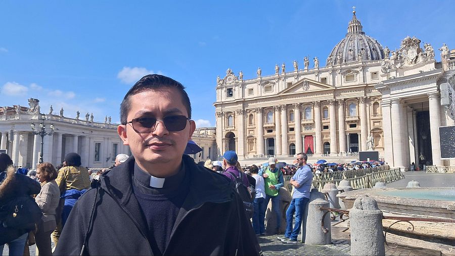 El sacerdote nicaragüense Alexter Saenz