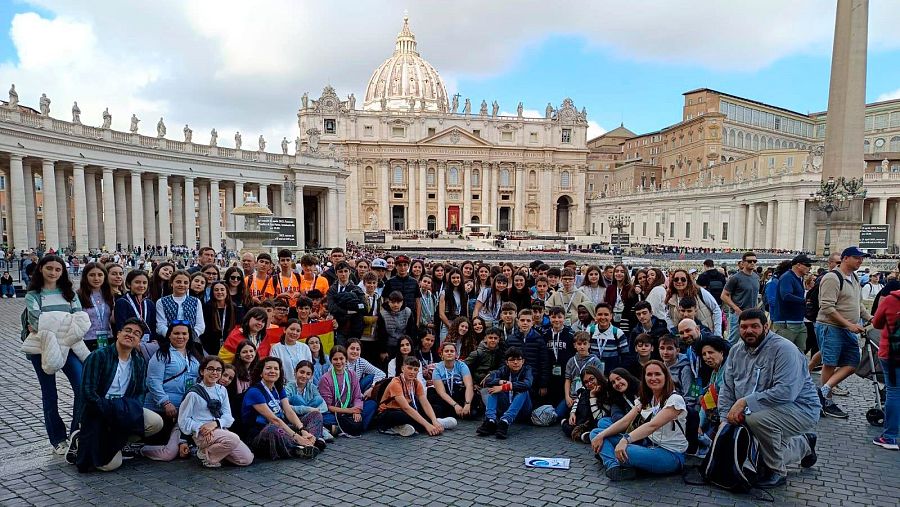 Un grupo de adolescentes de Burgos viajan al funeral del papa