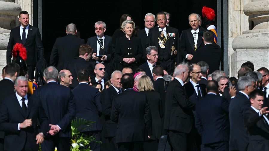Ursula von der Leyen en el funeral del papa Francisco