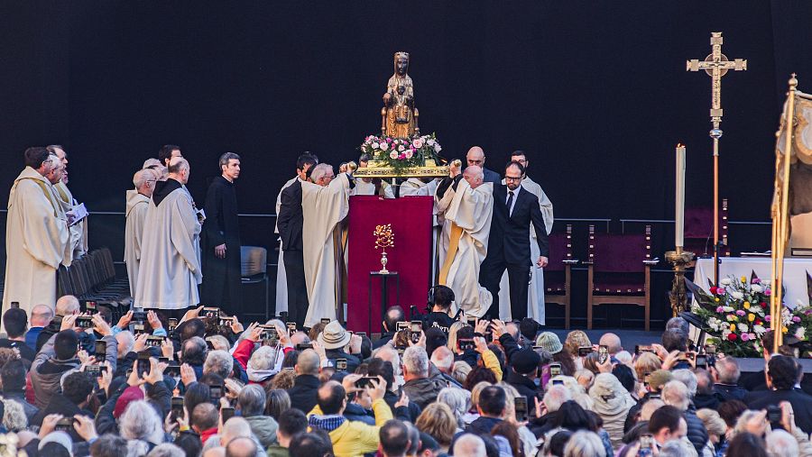 Salida de la procesión de la 'Moreneta'