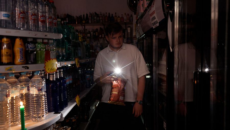 El apagón obliga a hacer más de 80 rescates en ascensores de toda Valencia