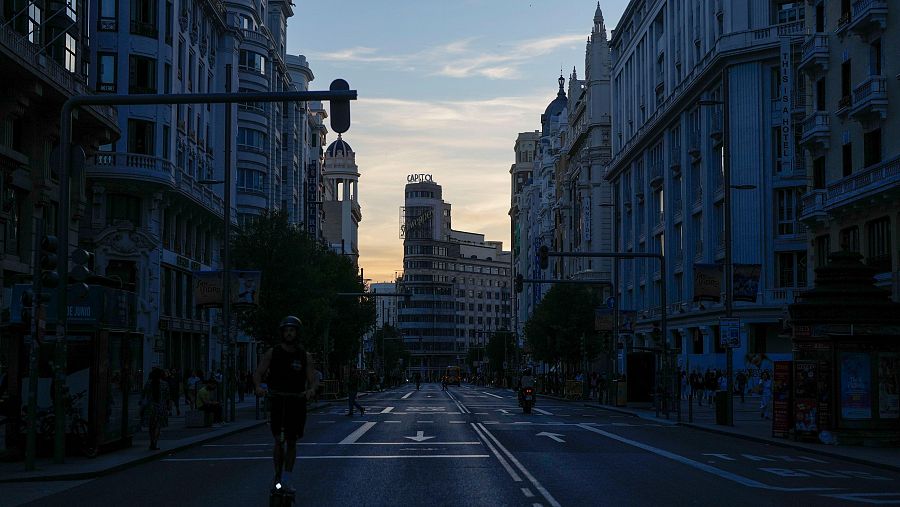 La Gran Vía sin luz este lunes durante el apagón masivo del sistema eléctrico en Madrid