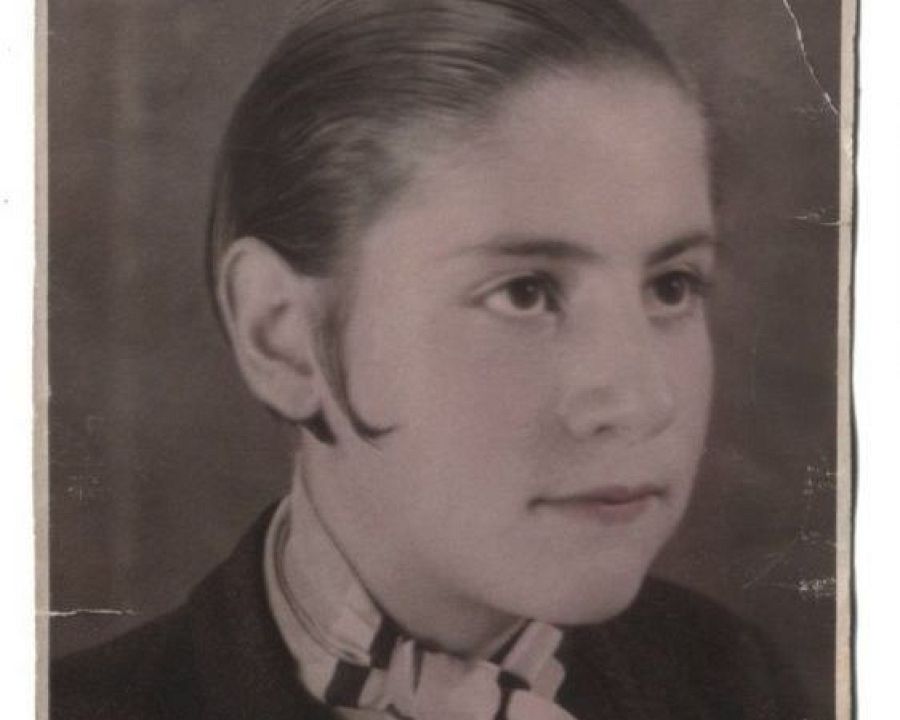 Gloria Fuertes de joven