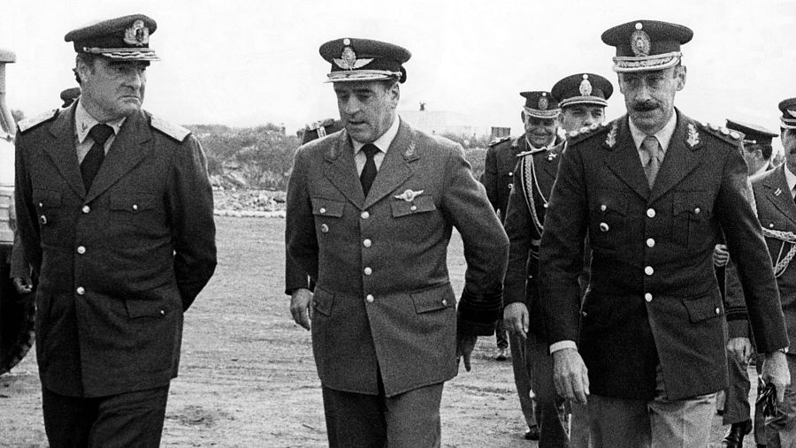 Junta Militar argentina integrada por Emilio Massera, Orlando Agosti y el teniente general Jorge Videla