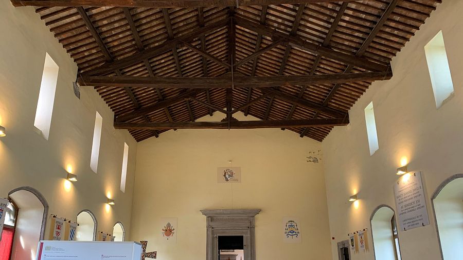 El techo del Palacio de los papas, retirado en el siglo XIII, con su aspecto actual (reconstruido en el siglo XV)