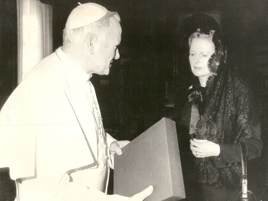 Margaret Tatcher y Juan Pablo II en 1980