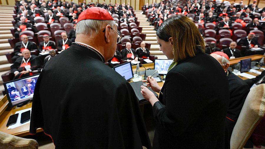 Anulan el anillo del Pescador de Francisco 16 días después de su muerte