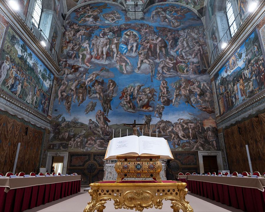 El Juicio Final de Miguel Ángel preside la Capilla Sixtina
