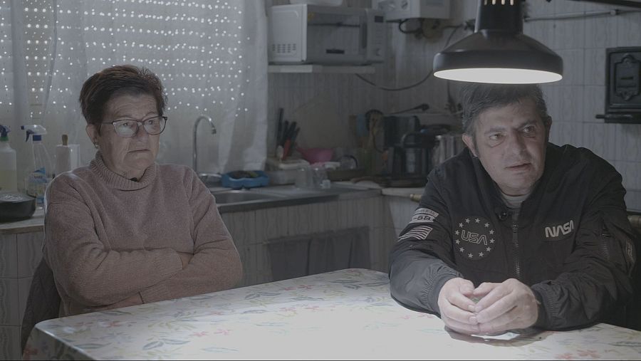 Fotografía de Jorge Casaleiro junto a su madre