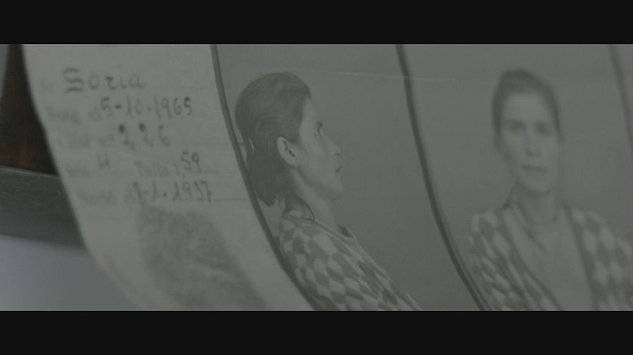 Fotografía de una ficha policial antigua