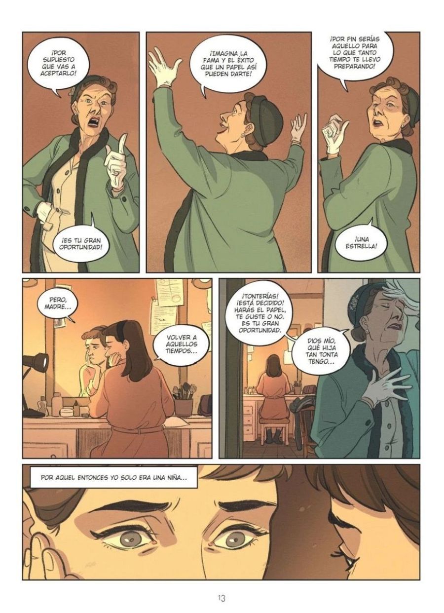 Tensión entre madre e hija en viñetas de cómic. La madre insiste en que la hija acepte un papel, mientras ella recuerda su pasado con dudas.