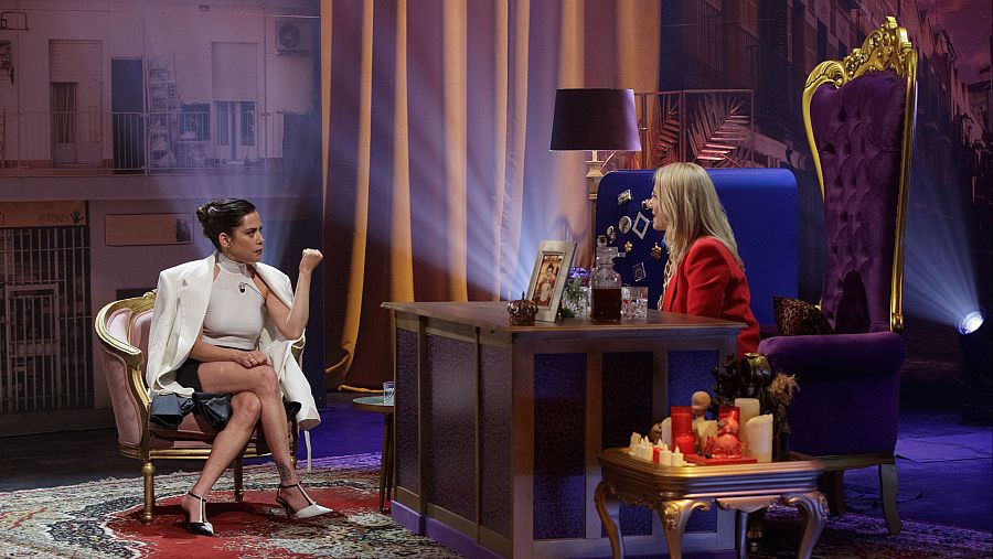 María León en 'Al cielo con ella' presentado por Henar Álvarez