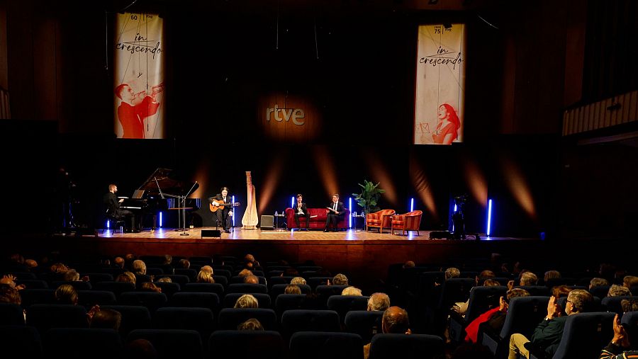 Presentación en el Teatro Monumental