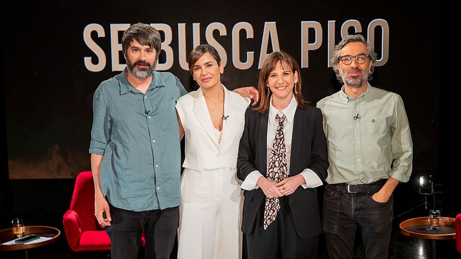Los participantes en el programa de esta semana, junto a Elena S. Sánchez