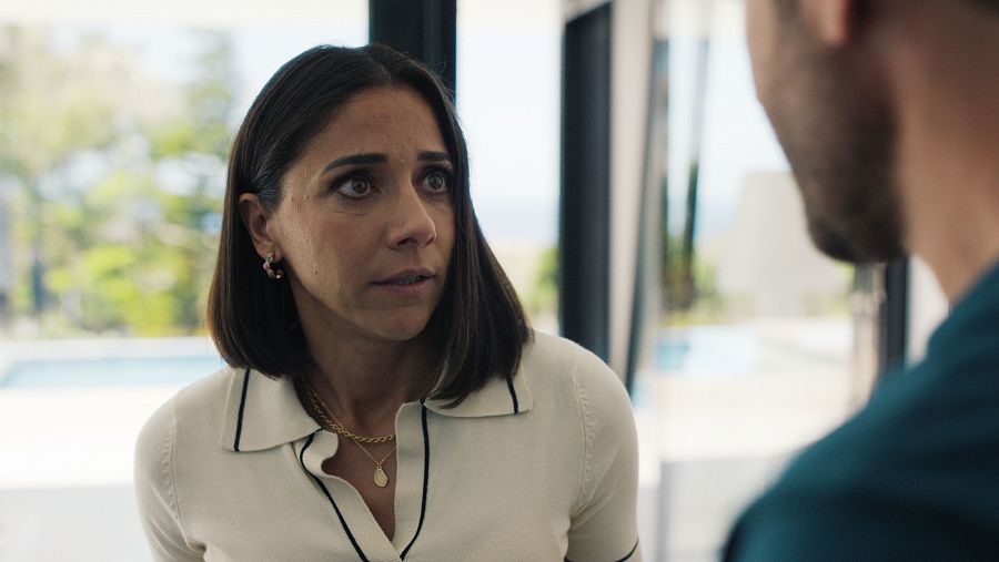 Marian Hernández en el papel de Sara