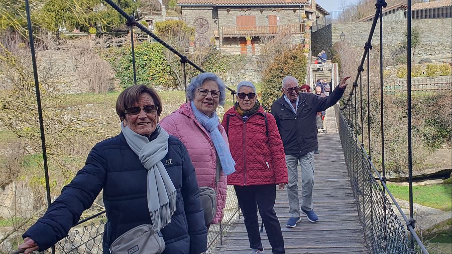 Paseando por el puente colgante....