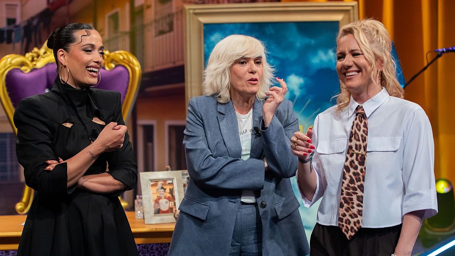 Chanel y Anabel Alonso con Henar Álvarez en 'Al cielo con ella'