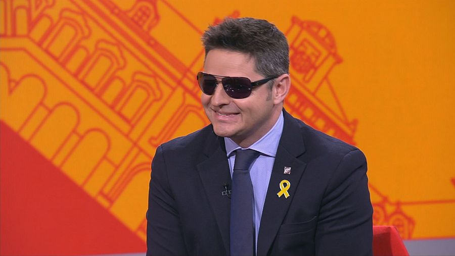 Isaac Padrós al plató d'Aquí Parlem'