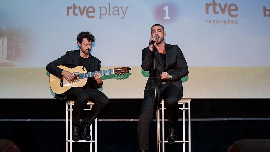 st. Pedro interpretó la canción de 'Valle Salvaje' en el preestreno de la serie en septiembre