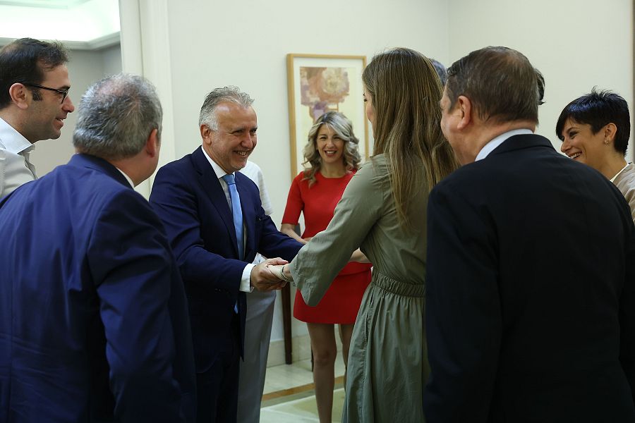 Torres retoma la actividad política en el Consejo de Ministros tras una intervención quirúrgica por cáncer