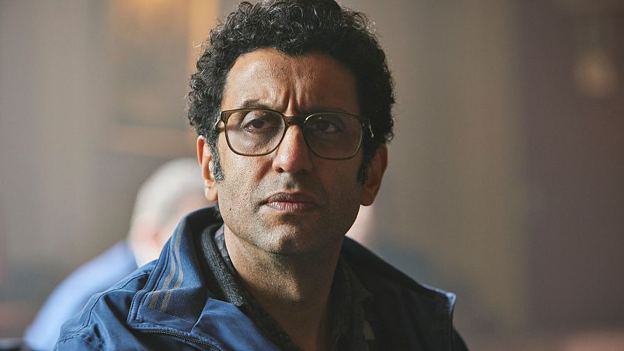 Adeel Akhtar es Andy Fisher