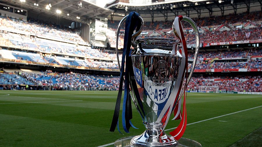Foto de archivo de la Copa de Europa en el Bernabéu.