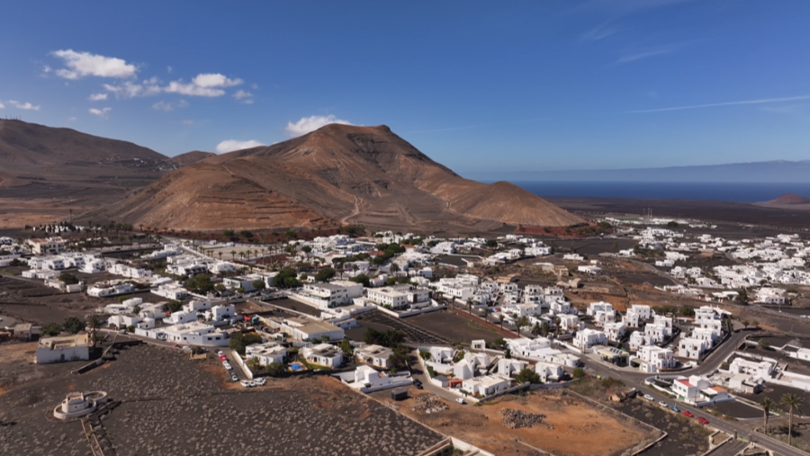 Lanzarote fue pionera en turismo sostenible, pero hoy en día, su identidad está en juego