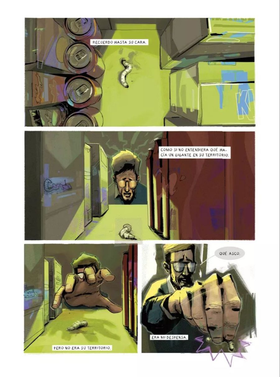 Cuatro viñetas de cómic muestran una larva en una despensa, la reacción de un hombre y su posterior aplastamiento.  Textos describen la escena con expresiones de asco y sorpresa.