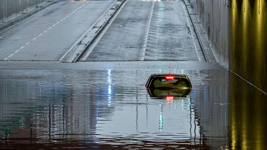 Vista de un túnel inundado en Valladolid