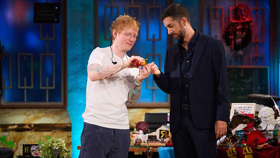 Broncano prueba la salsa picante de Ed Sheeran en La Revuelta 5/6/25