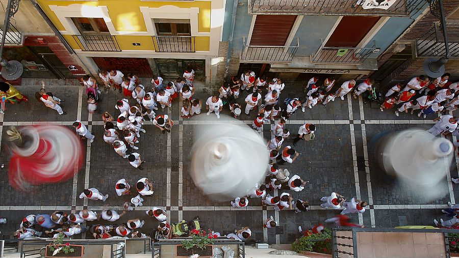 Gigantes reinantes, Cabezudos autoritarios y otras figuras centenarias de San Fermín